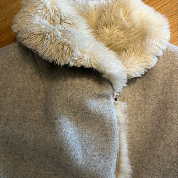 Aritzia Wilfred wool coat with fur collar size XXS - Picture 7 of 10